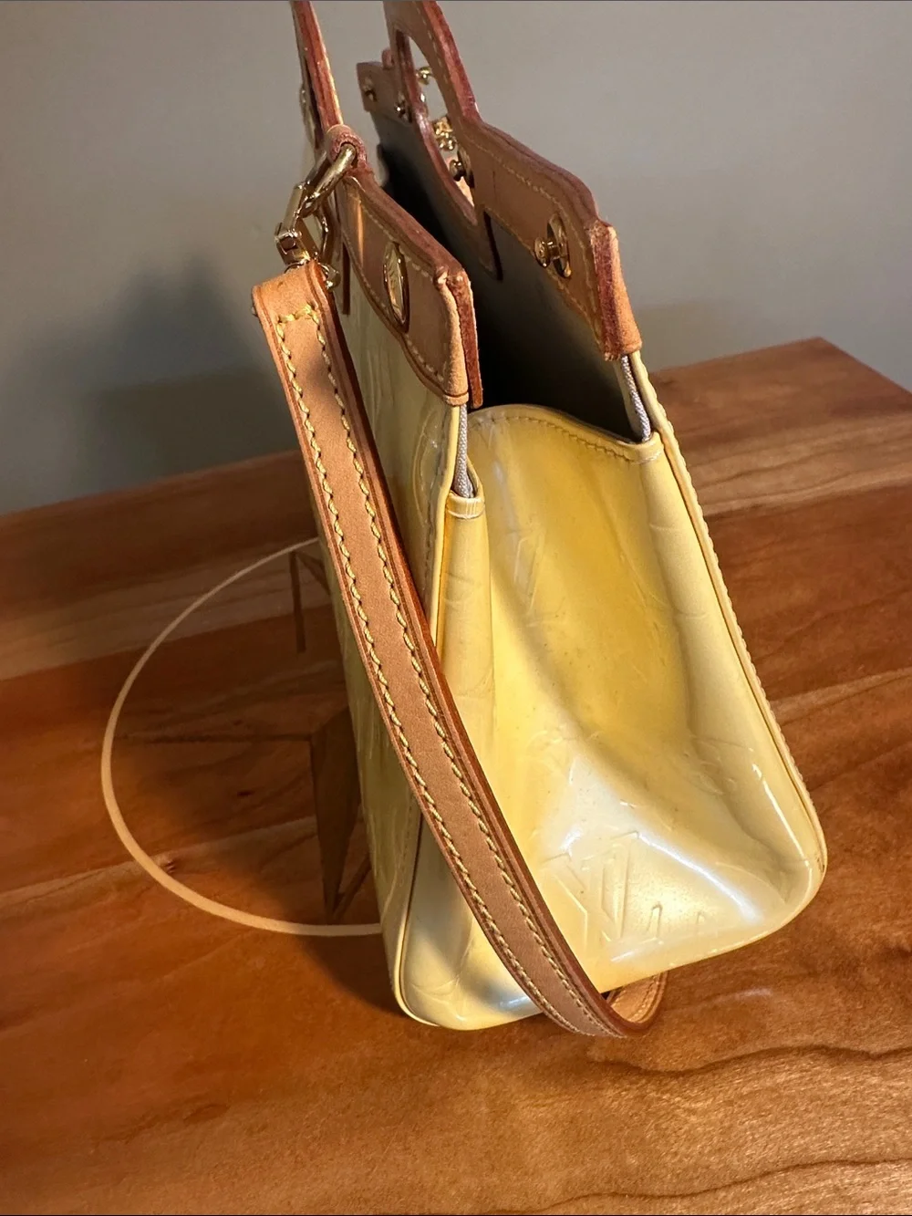 Authentic Louis Vuitton Roxbury Drive Monogram Vernis leather Pearl 2Way Handbag